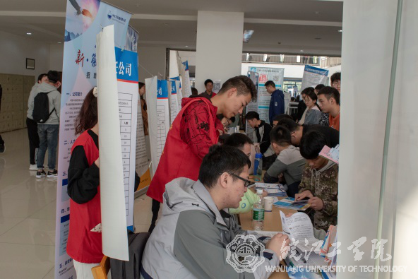 beat365平台官方网站2021届毕业生秋季大型双选会志愿服务活动圆满落幕