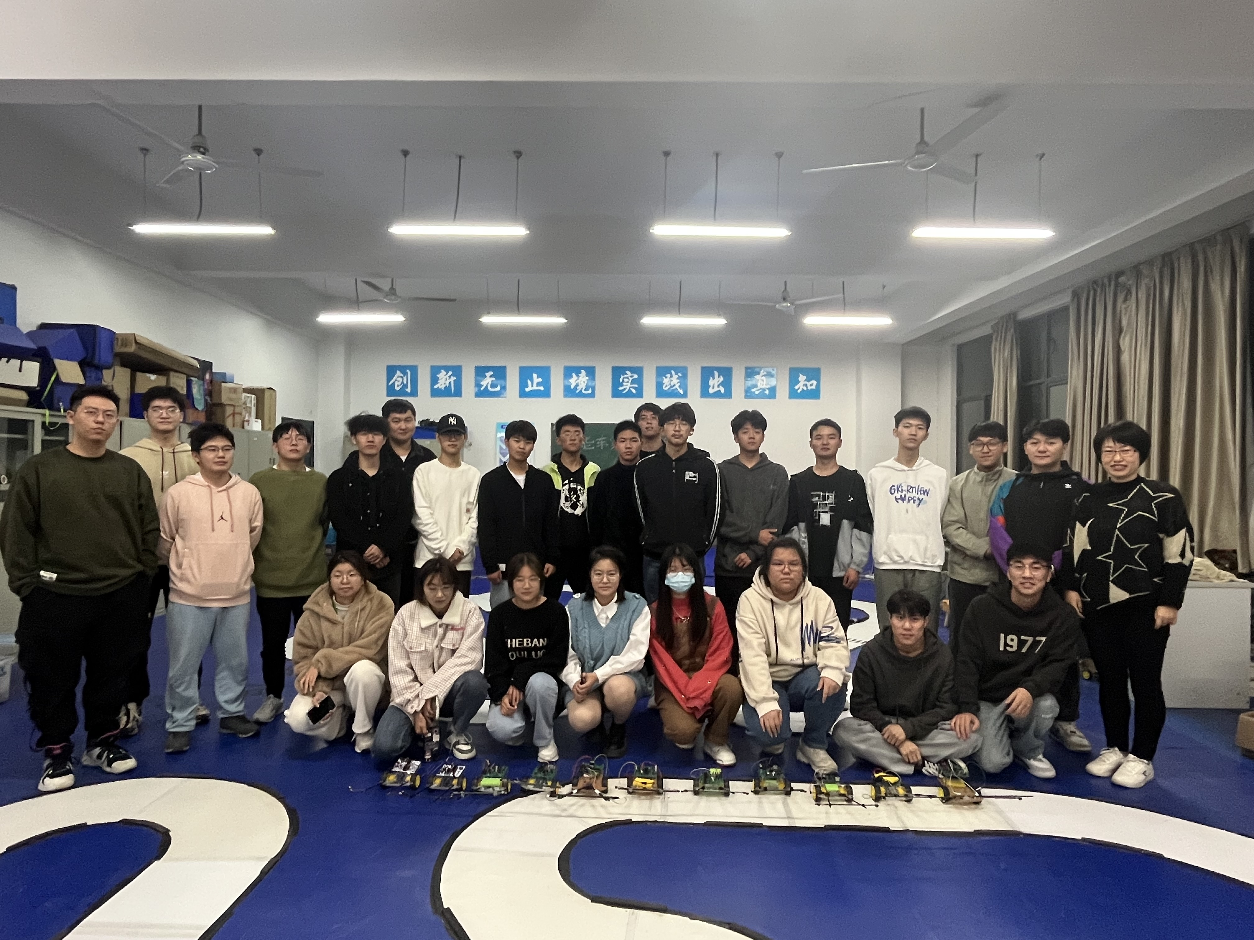 beat365平台官方网站第十二届智能车竞赛顺利举行
