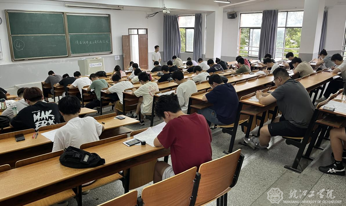 2024年beat365平台官方网站数学竞赛暨全国大学生数学竞赛（安徽赛区）选拔赛在beat365官网举行